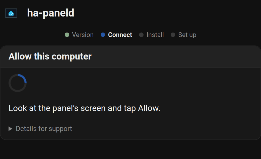 Das USB-Installationsprogramm wartet, während du auf dem Bildschirm des Panels auf Zulassen tippst