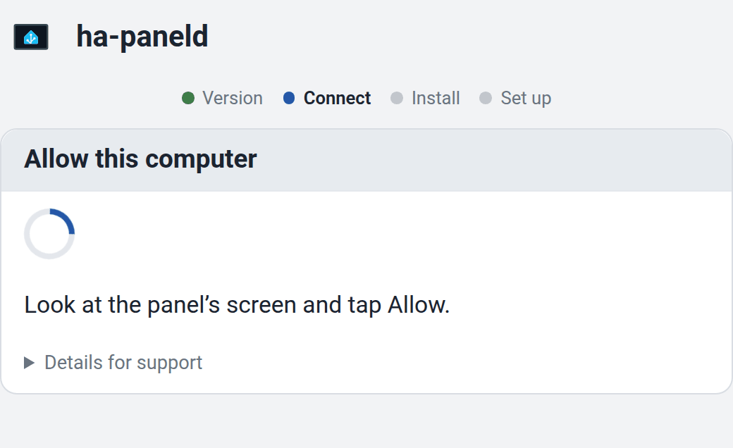 Das USB-Installationsprogramm wartet, während du auf dem Bildschirm des Panels auf Zulassen tippst